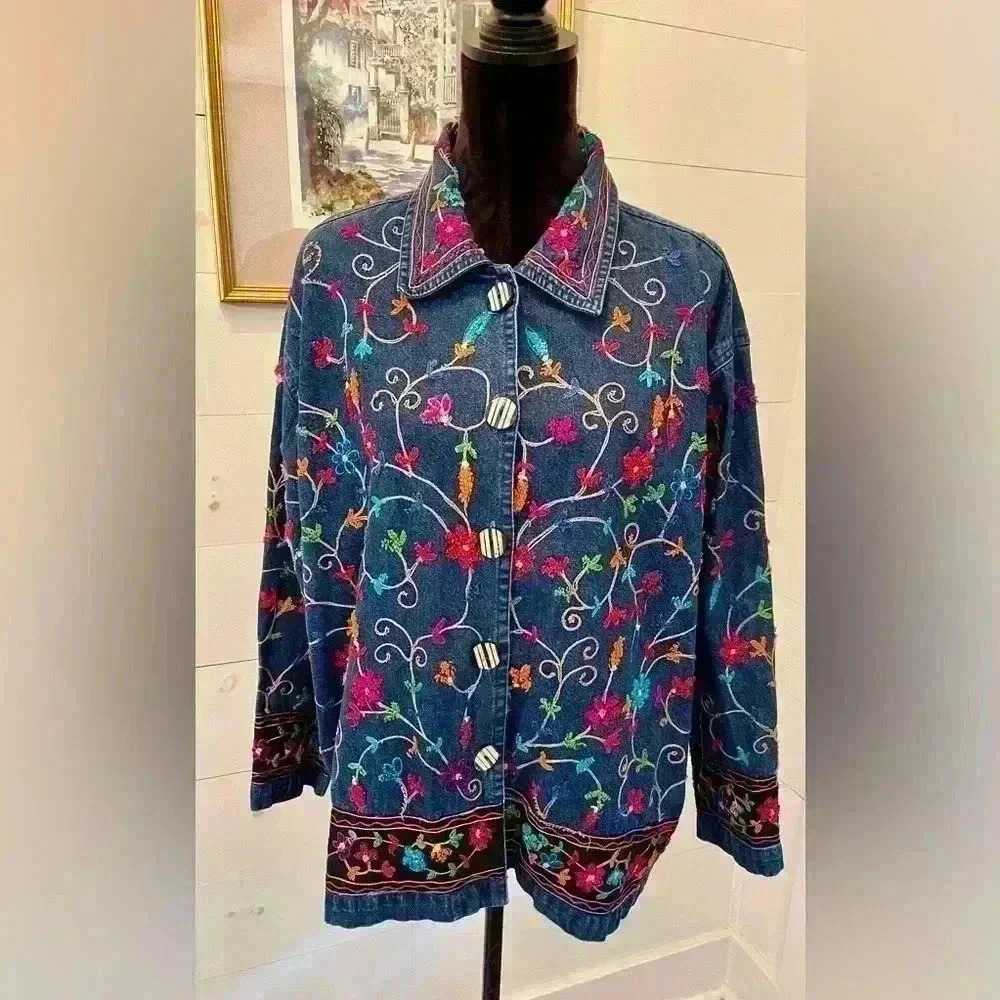 Unite vintage 90s Embroidery Jean jacket with wooden buttonsXL groovy  festivals